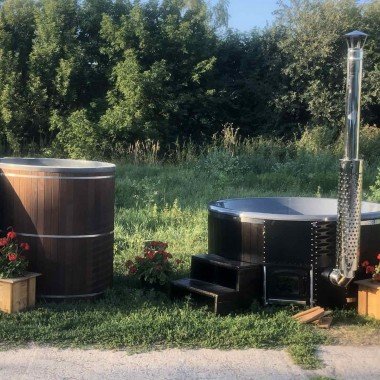 Jacuzzi / Whirlpool / Hot Tub inklusive externen Holzofen